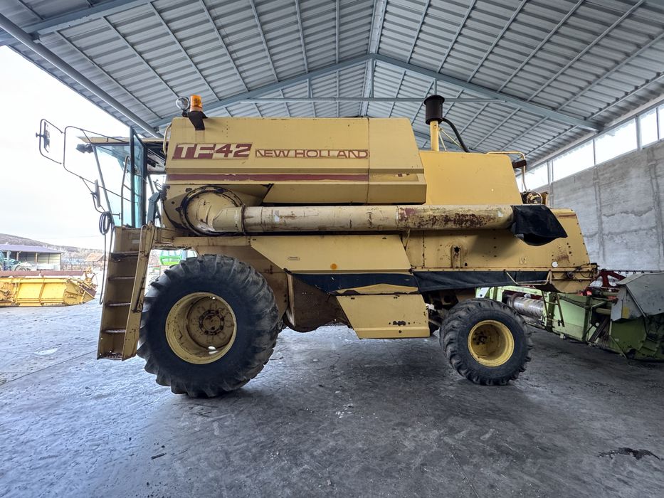 New Holland TF42