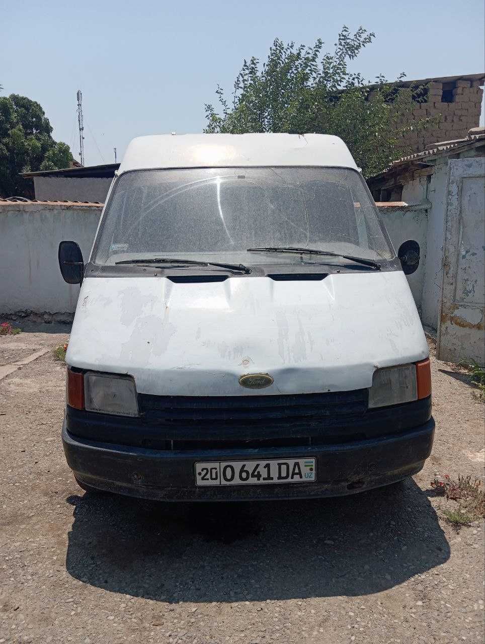 Raf  avtomobili sotiladi