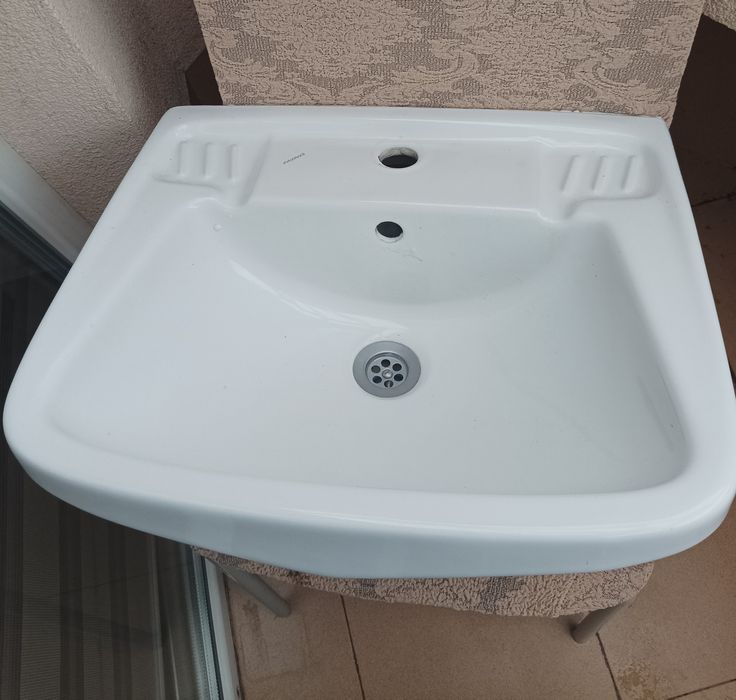 Умивалник за шкаф за баня