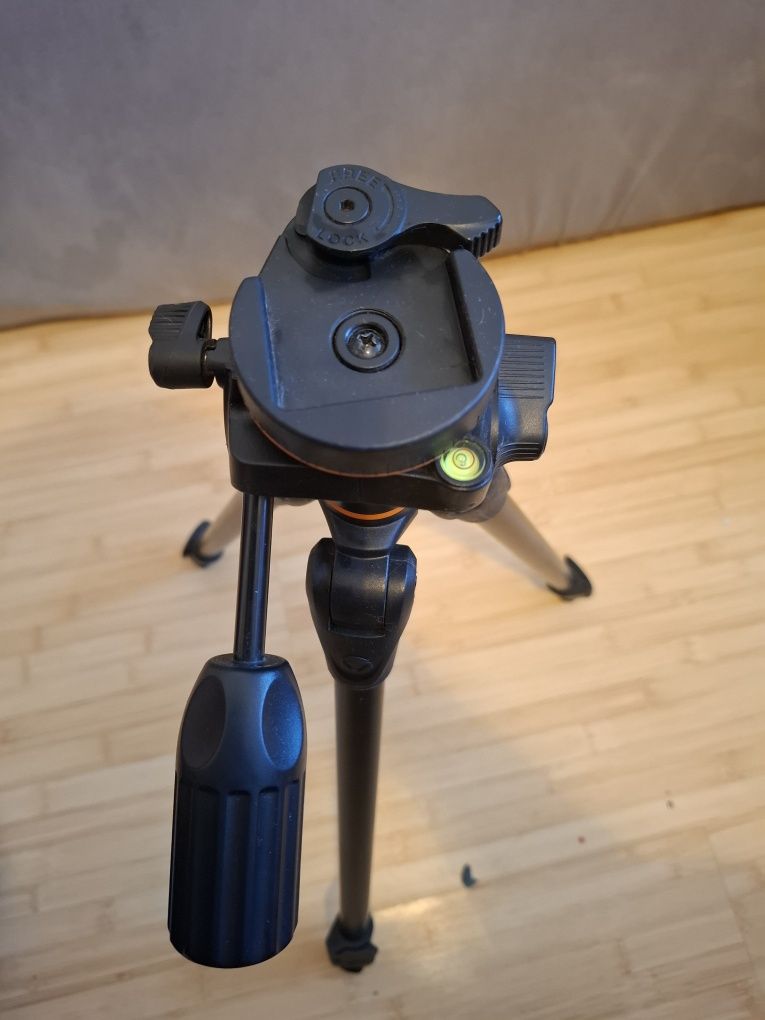Trepied Vanguard CX 203 AP