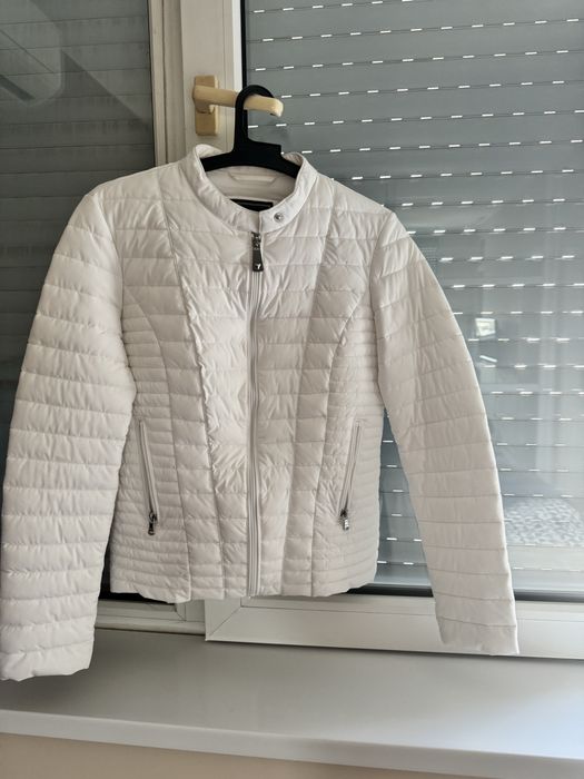 Оригинално яке на марката Guess