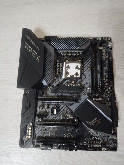 AORUS Z790 ELITE AX DDR4 materinskaya plata ona plataa