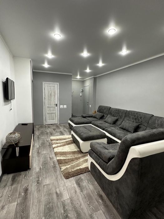 Сдается двухкомная квартира. Только долгосрочно.