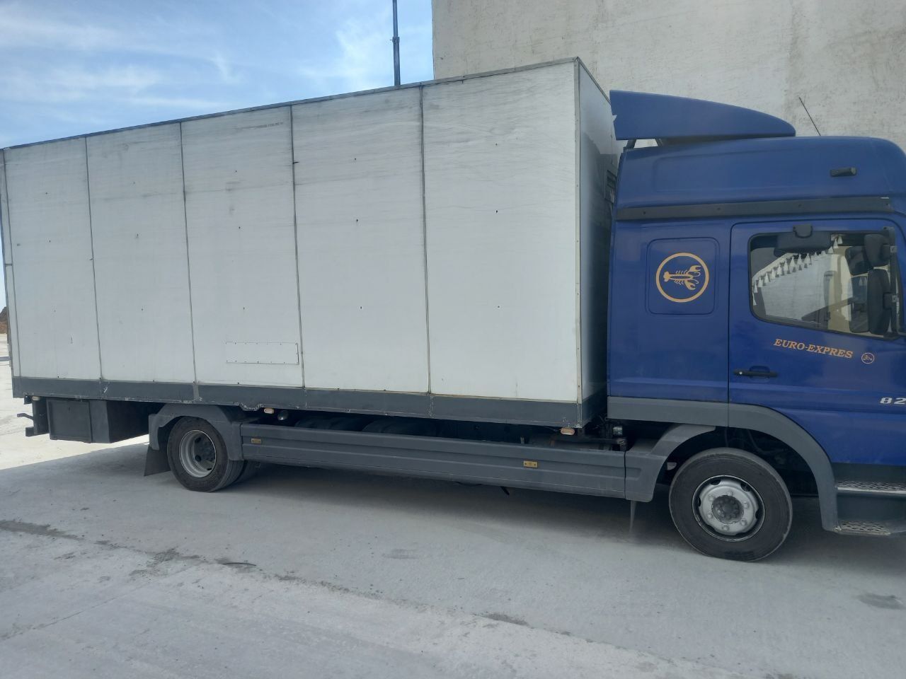 Mercedes atego 2003-yil 40 Kuba 6 ta yangi Balon 17.5 dizel