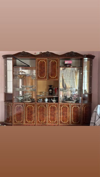 Stenka sotiladi holati a’lo darajada. Bo’lib to’lash yoq.