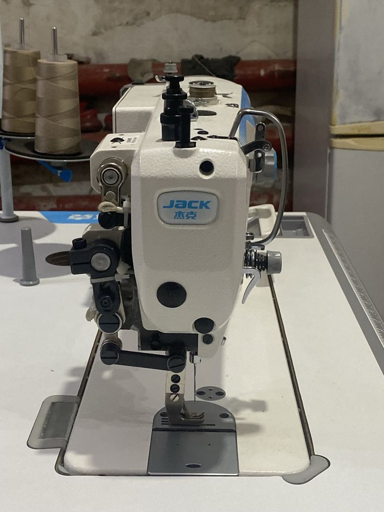 Продам новую  швейную машинку Jack H2-CZ-12