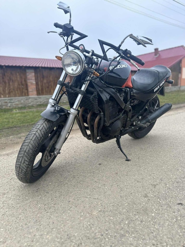 Vând  Suzuki GSX 600