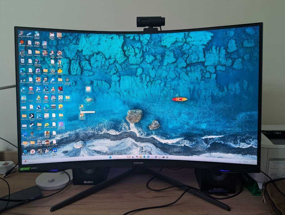 Монитор SAMSUNG Odyssey G7 32", 2560 на 1440, 240Hz VA изогнутый 1ms