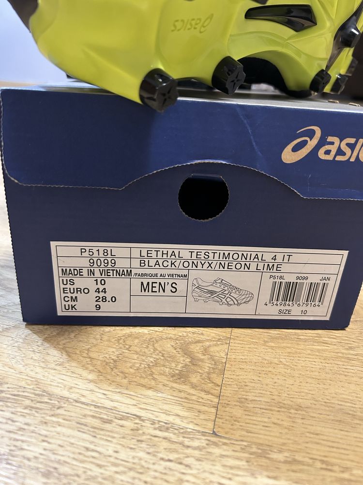 Калеври Asics Testimonial