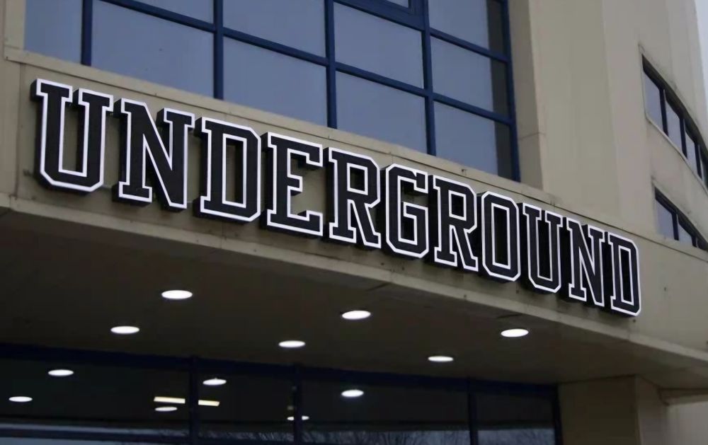 Продам безлимитный премиальный абонемент  фитнес зал