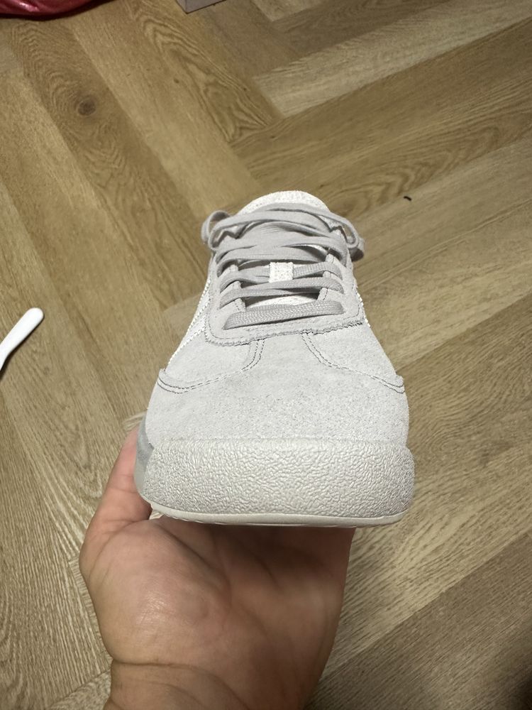 НОВИ Adidas маратонки размер 40, 2/3