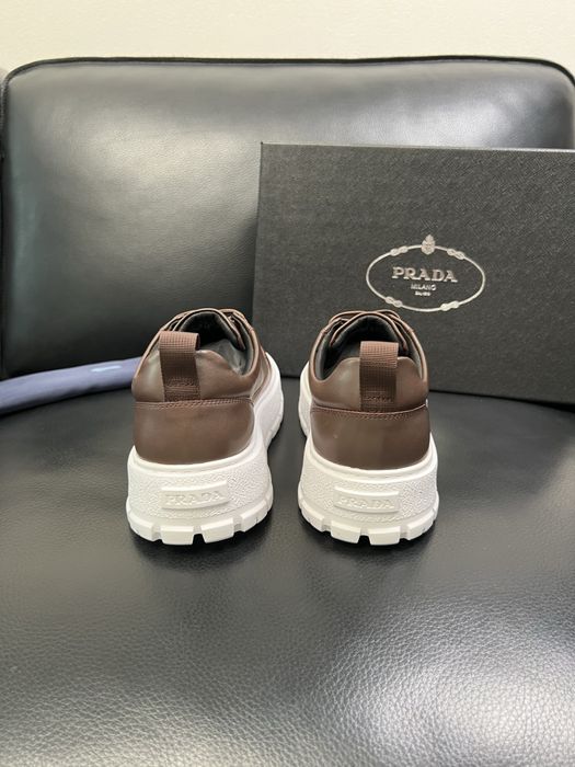 Adidasi Prada , calitate premium , pe comanda , 42 , noi