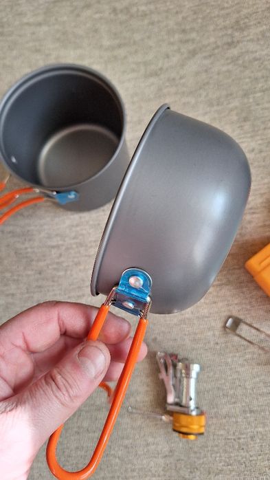 Gamela și aragaz camping