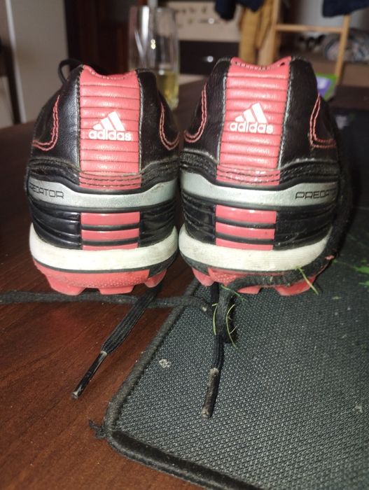 Crampoane predator si kipsta in stare buna