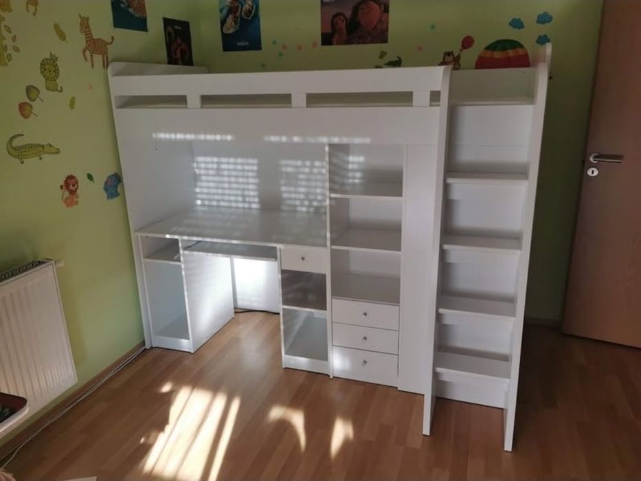 Pat etajat cu birou si dulap