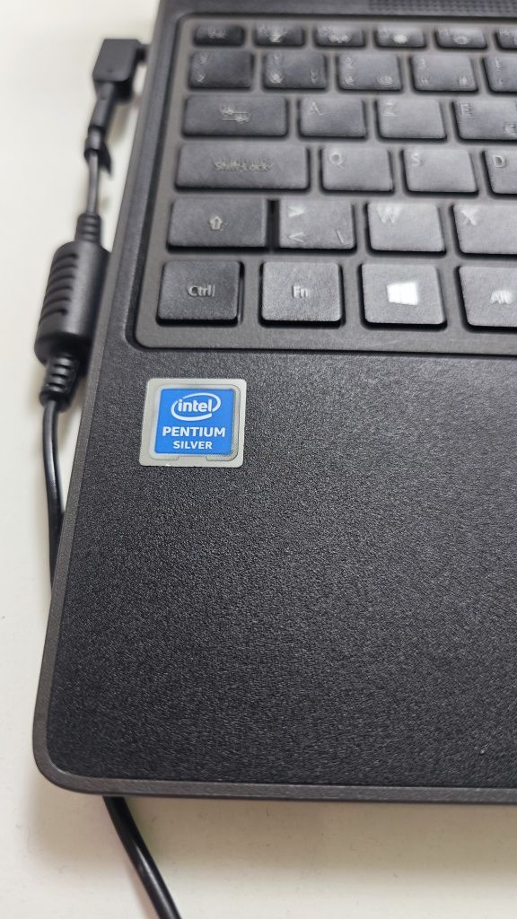 Acer TravelMate B ssd 256GB / 8GB Ram