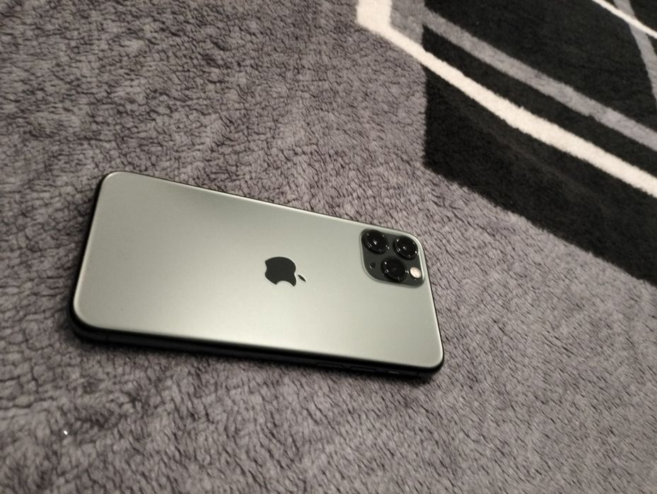 Vând iPhone 11 pro Sânătate baterie 80