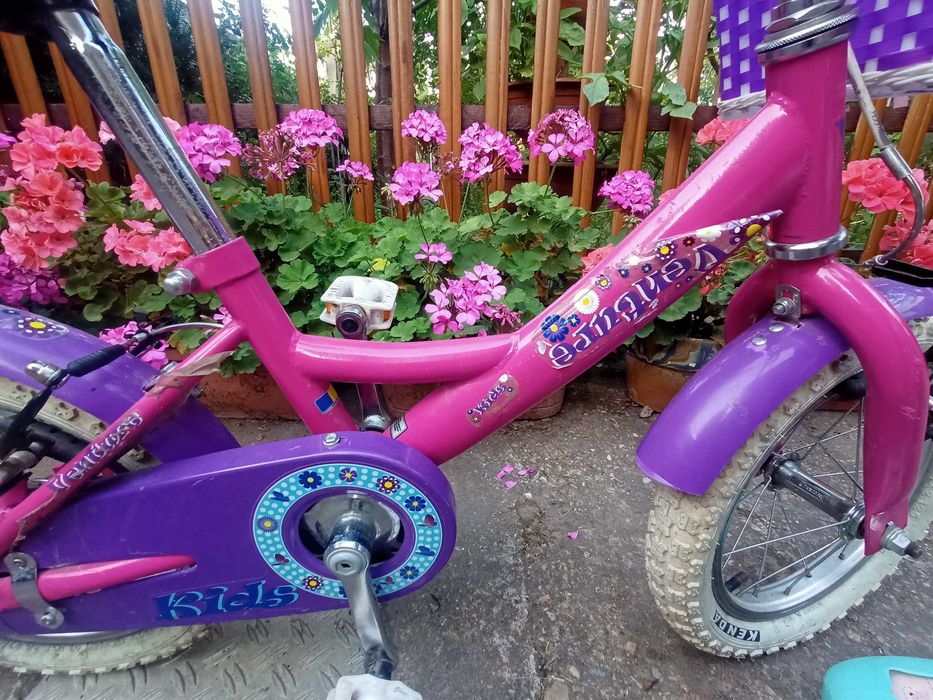 Bicicleta copii cu roti ajutatoare