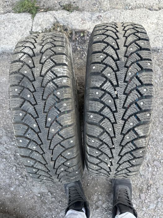 Зимние резины новые в сборе , пара