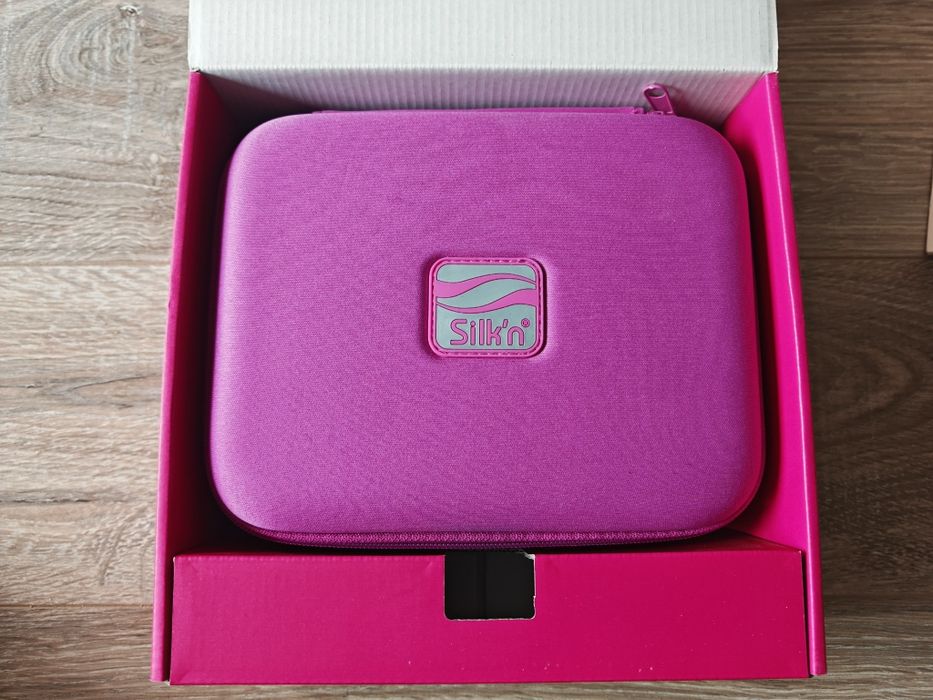 Чисто нов фото епилатор Silk'n Glide 150 000 импулса фотоепилатор