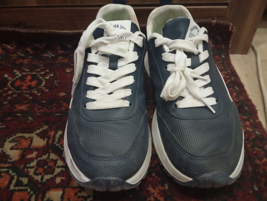 Кроссовки б/у надели 2 раза