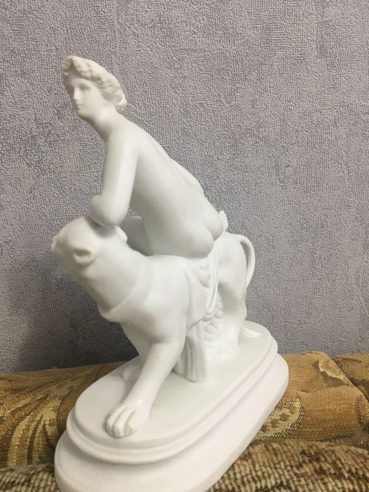 Скульптура  Ариадна на пантере!