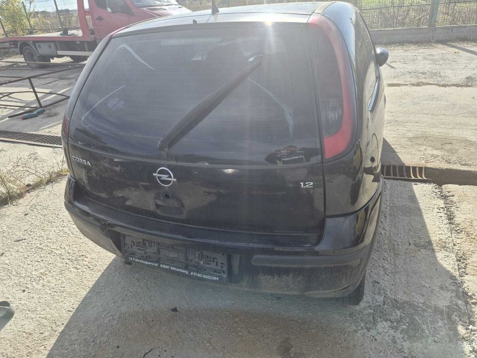 Vand bara fata ,capota ,faruri,stopuri,hayon Opel Corsa