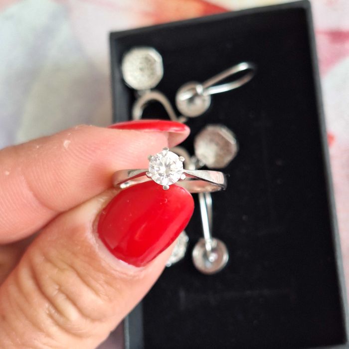 Сребърен пръстен тип годежен