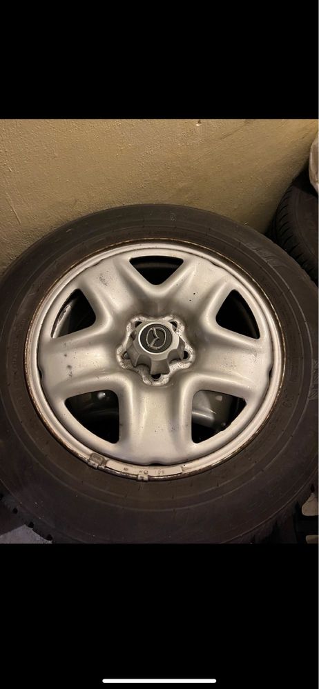 Зимни гуми 4броя с метални джанти  nokian Mazda cx-5
