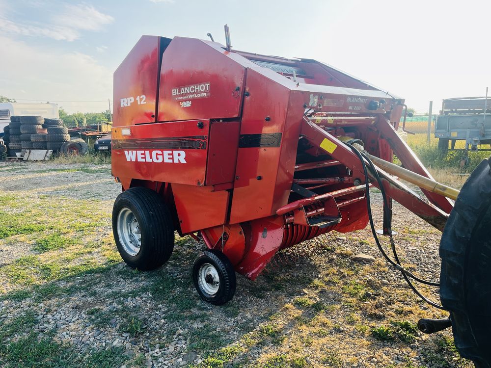 Presa de balotat rotunda Welger RP 12,1.20 m, cu tamburi, ata,nu Krone
