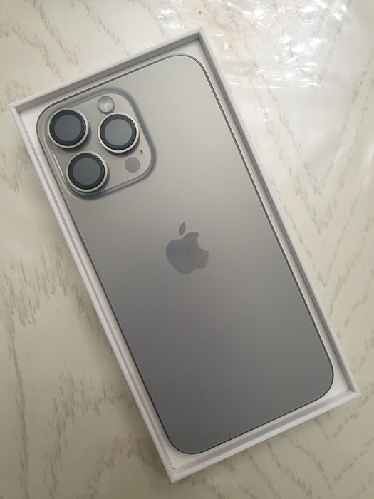 Iphone 15 pro Max 256 IDEAL