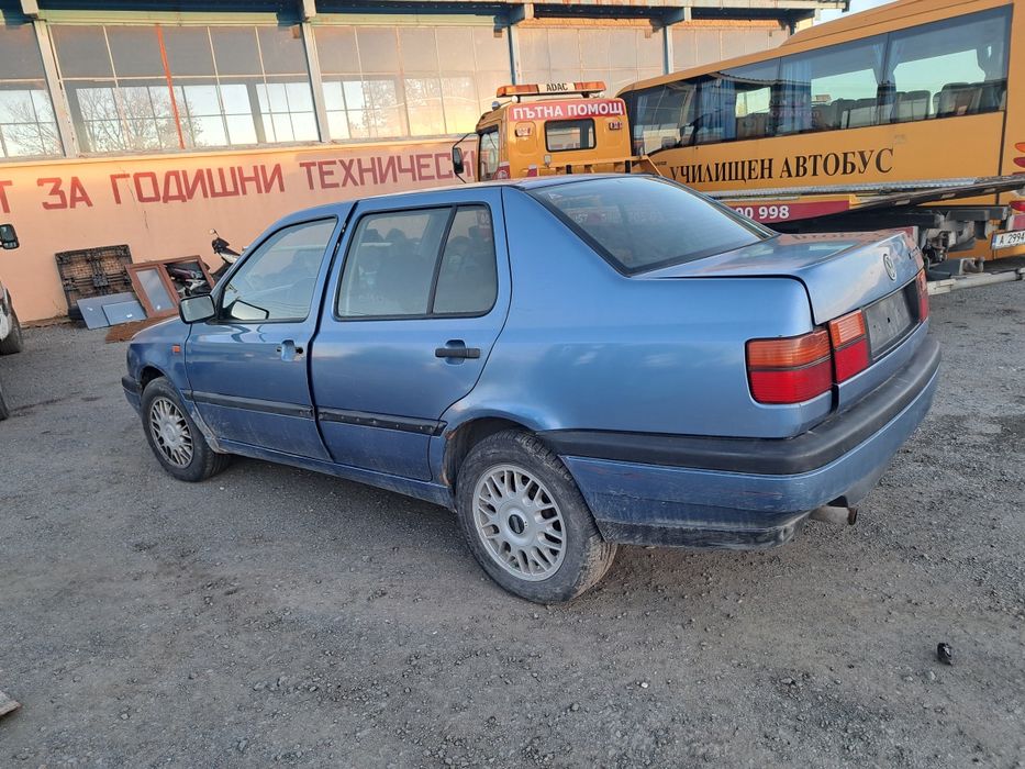 Фолксваген Венто 1.8 mi на части !