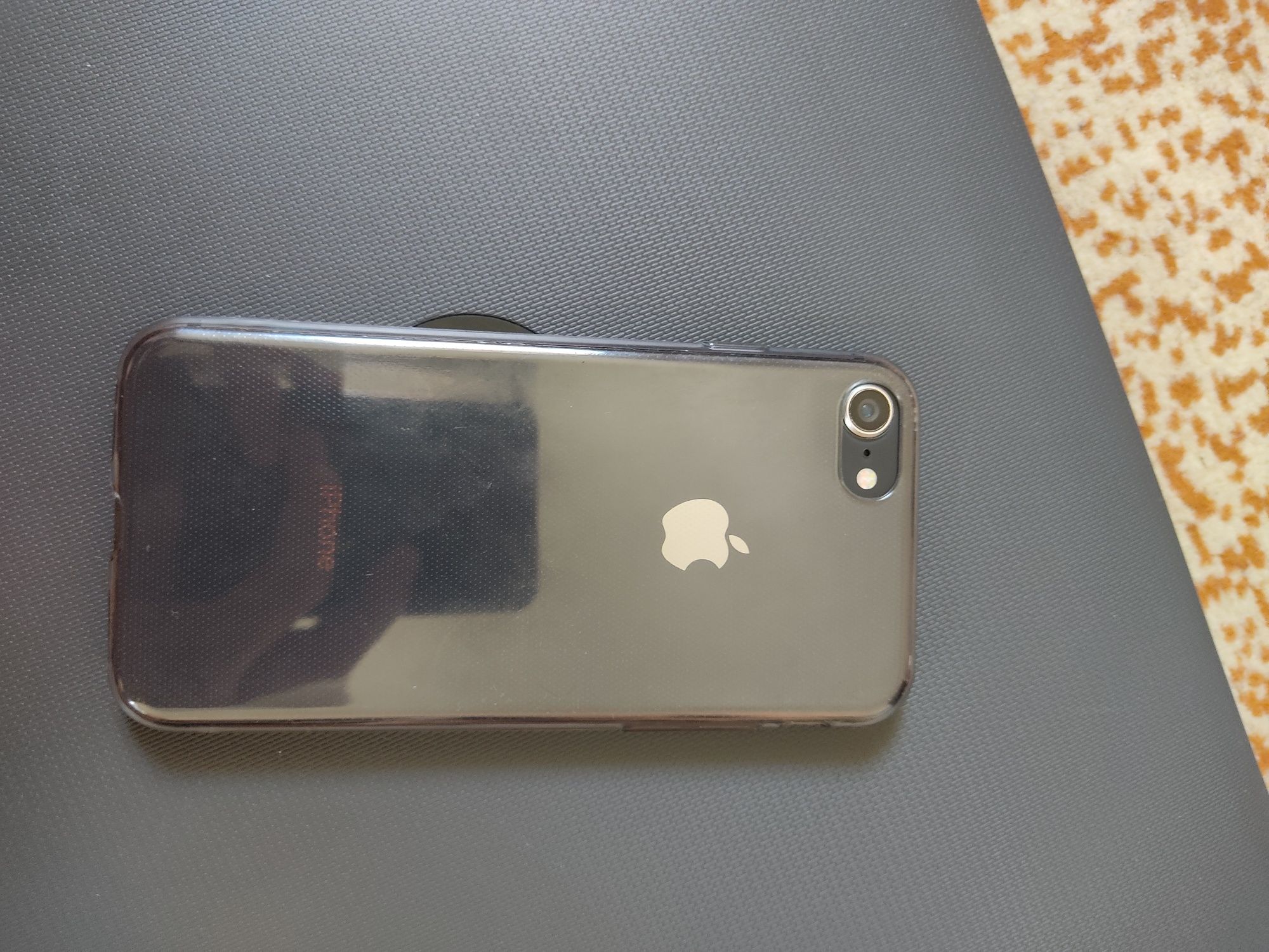 Iphone 8 abmn han bor