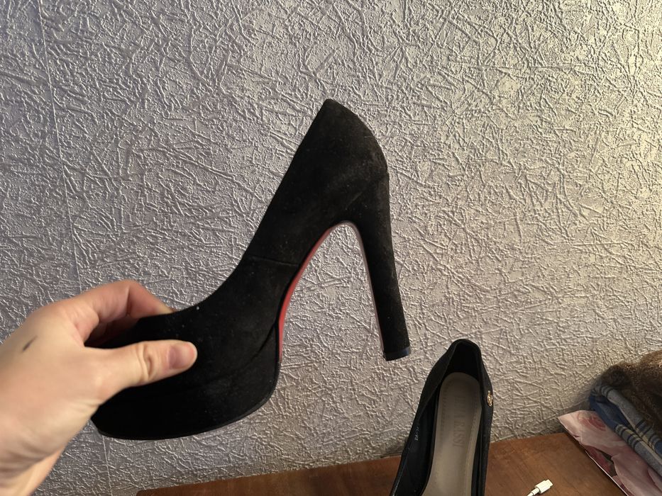 Туфли 38 черные на каблуке