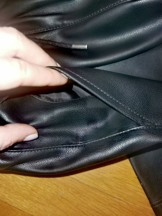 Детски черни панталони от изкуствена кожа