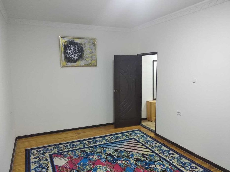 Юнусабад 10 квартал 1.2/5/5 балкон 2/6 Пустая