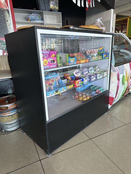 Витринный холодильник