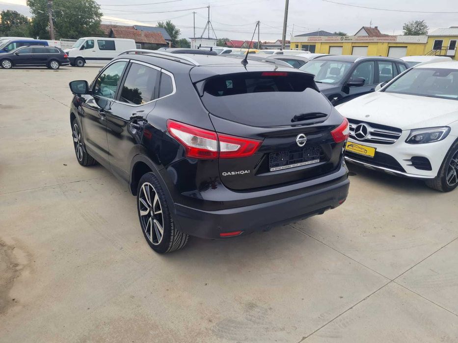 NISSAN QASHQAI 1.2 benzina 116 c.p. an 2015 cash sau rate