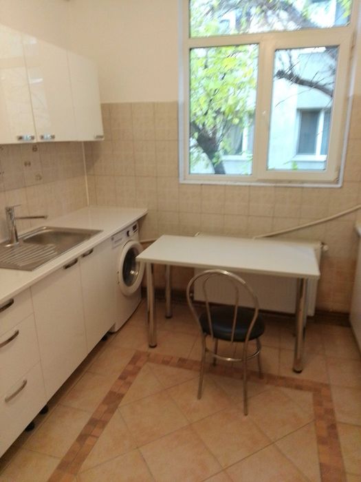 Titulescu Calea Grivitei apartament in vila 200 m metrou Basarab