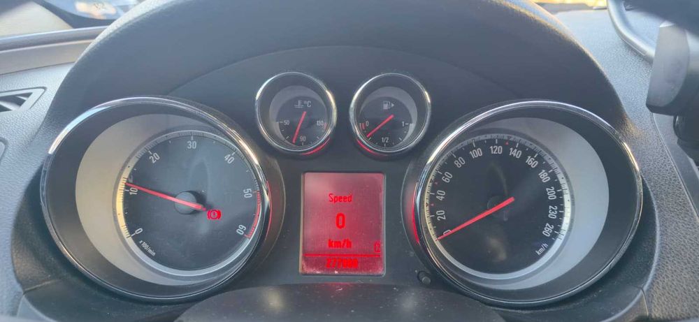 Vând Opel Insignia Sports Tourer 2010 2.0 cdti