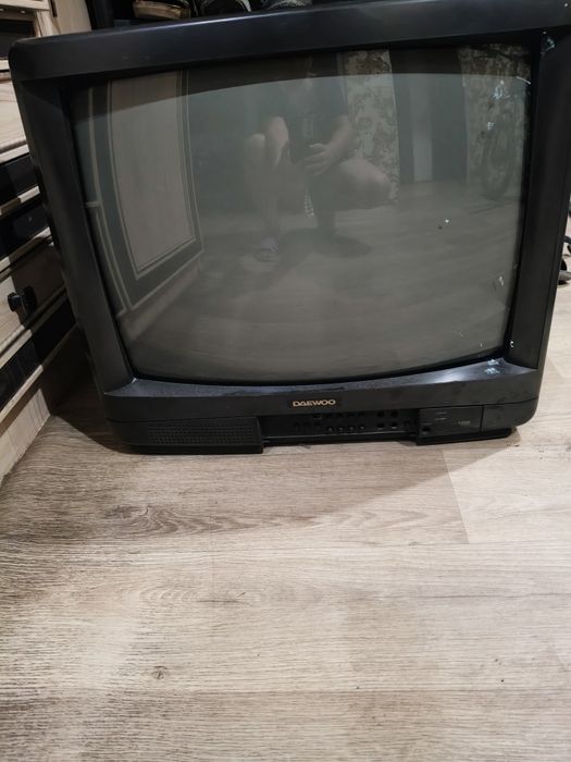 Продам телевизор