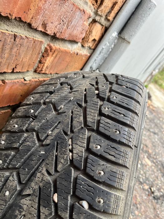Nokian шипованные R16