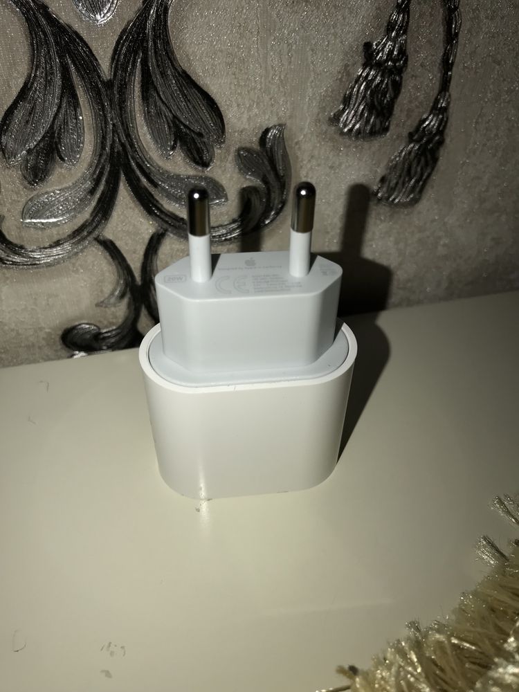 USB-C 20W Power Adapter