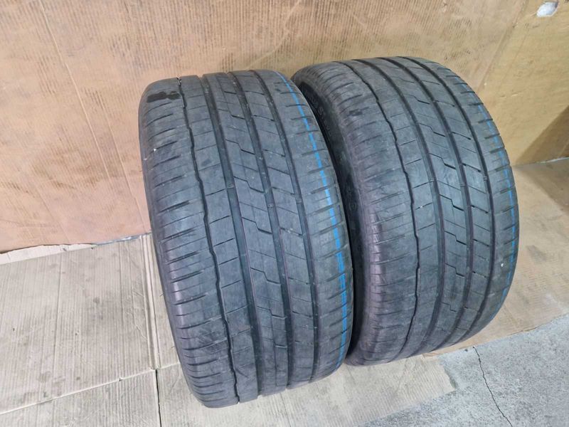 2 Hankook R20 305/40
летни гуми DOT1921