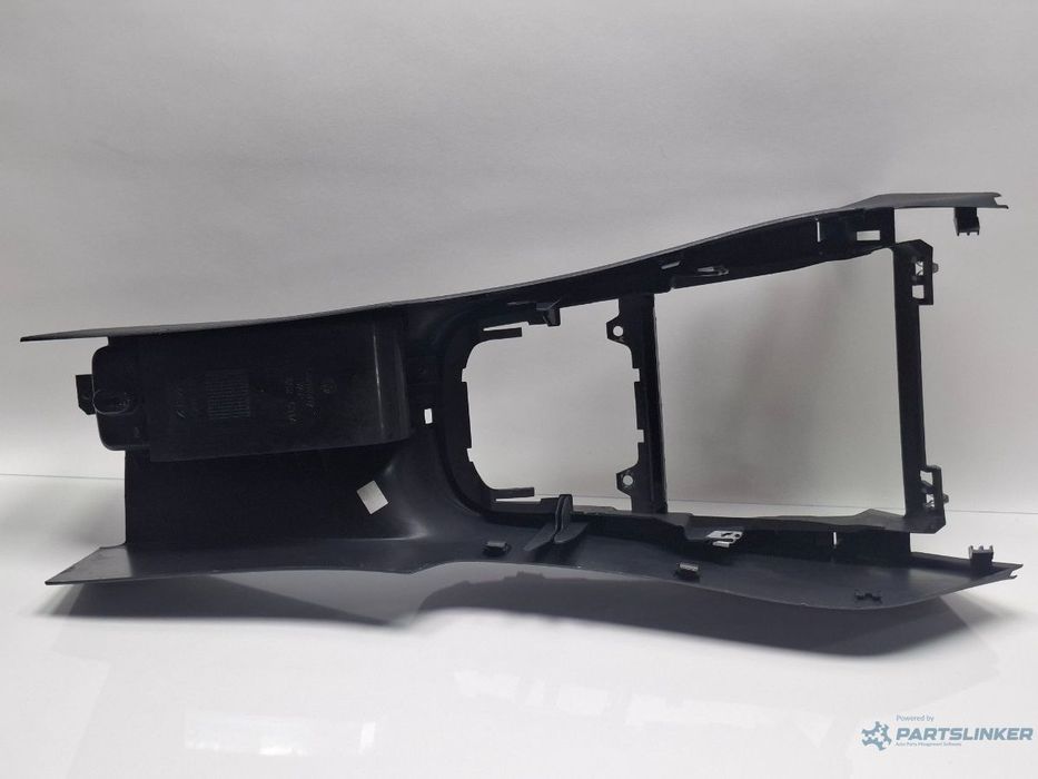 Consola centrala VOLKSWAGEN GOLF VI 5K1_ 2011 TDi BlueMotion CAYC 77KW|105HP 2011