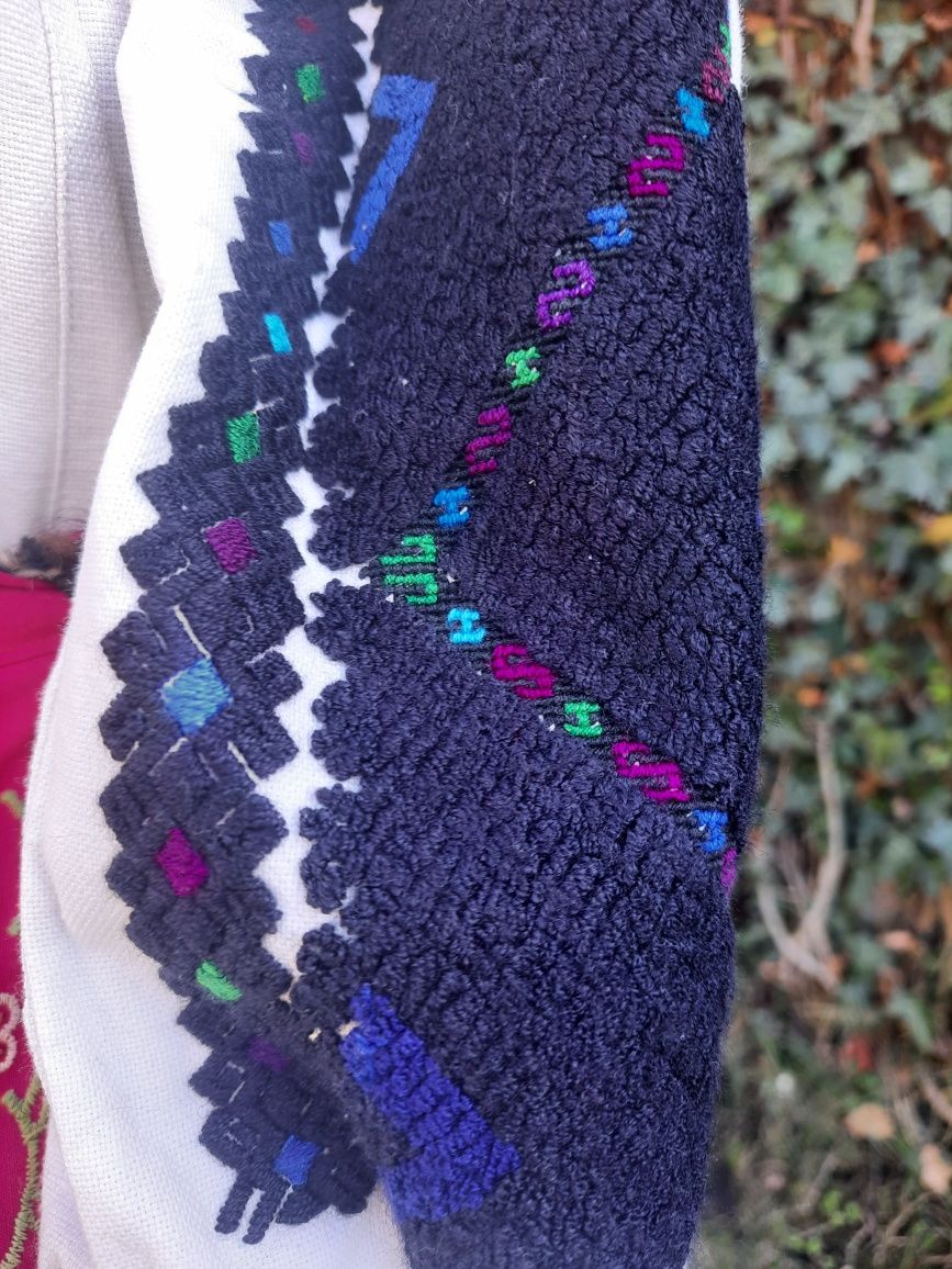 Costum popular Padureni