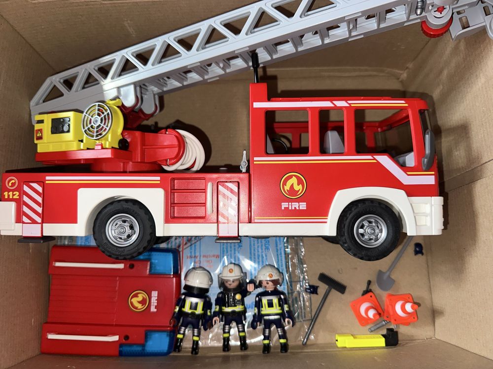 Playmobil - Пожарна кола със стълба 9463