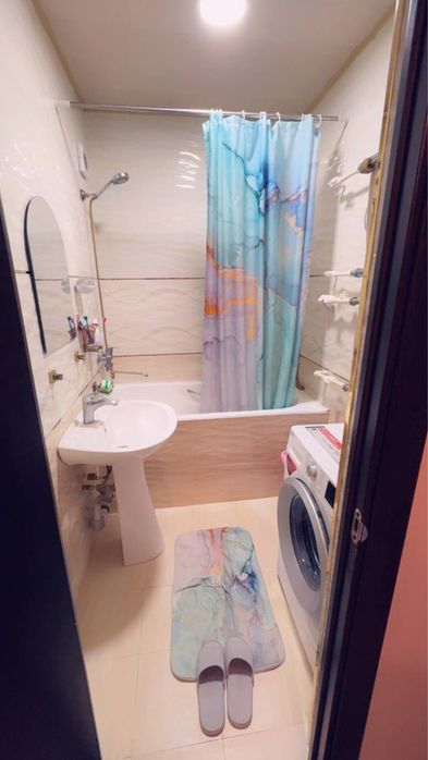 Uy sotiladi 2xonali yevro remont