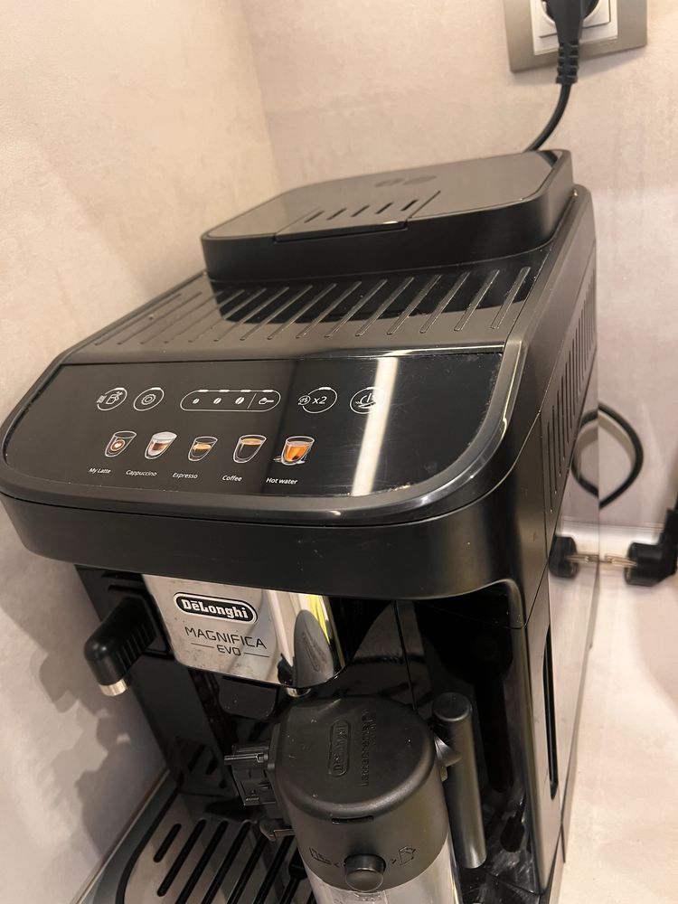 Кафеавтомат DELONGHI Magnifica EVO ECAM290.61.B