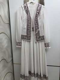 Традиционное платье и кажекей от Бренда Тарбия